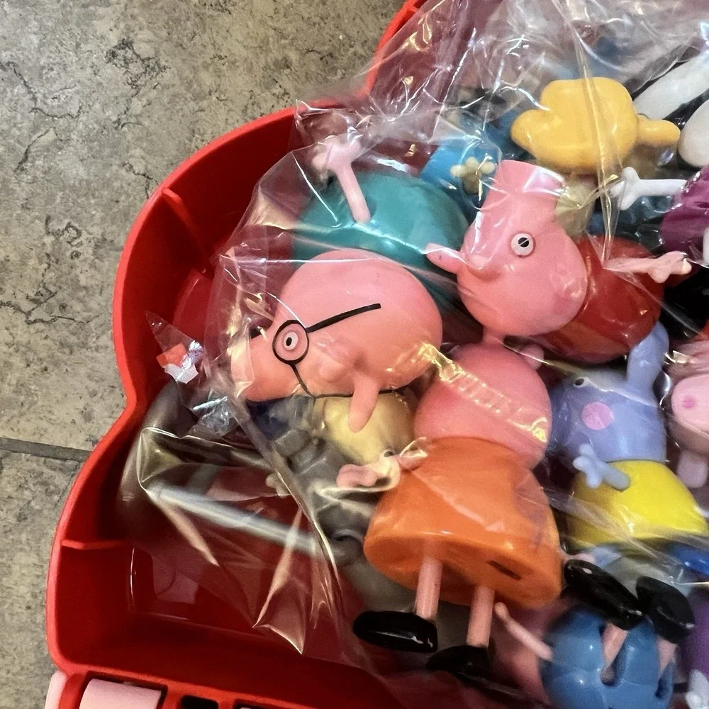 Peppa‎ Pig Carry Case with Several Figures Playtime